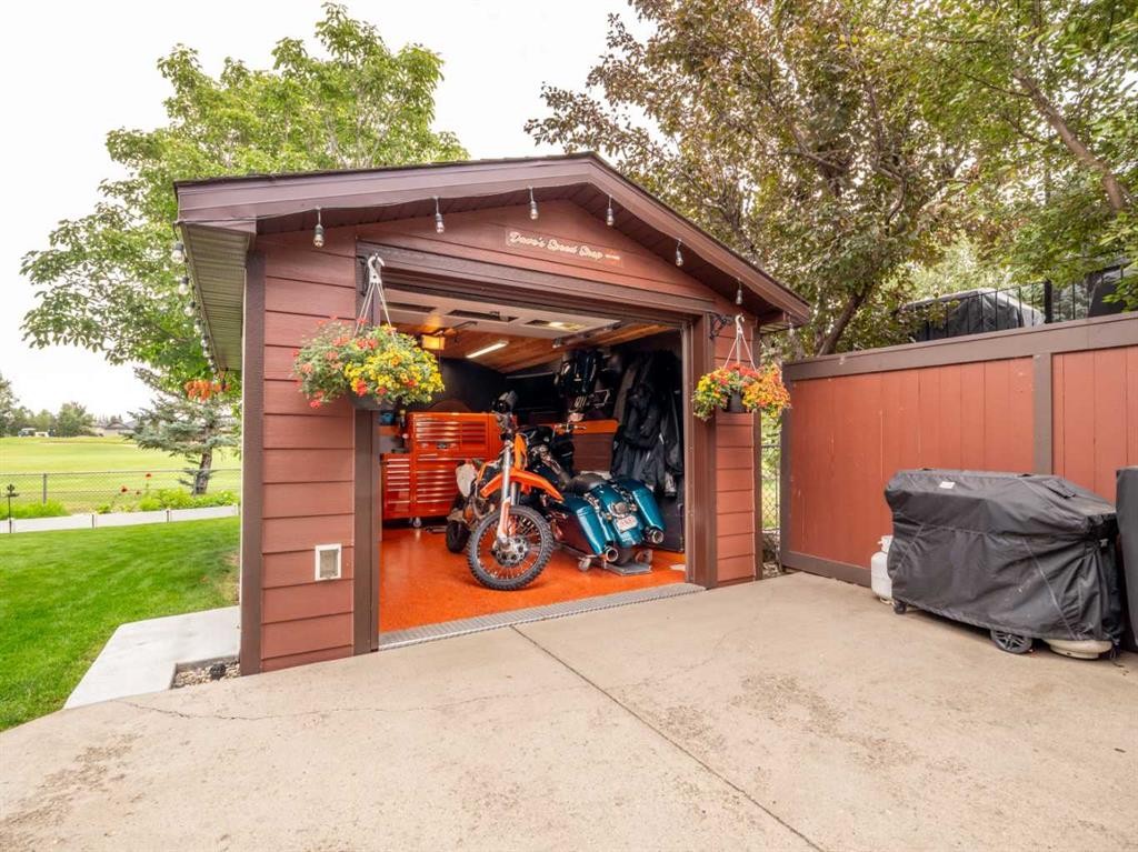 123 Fairway Drive, Coaldale, AB - Outdoor