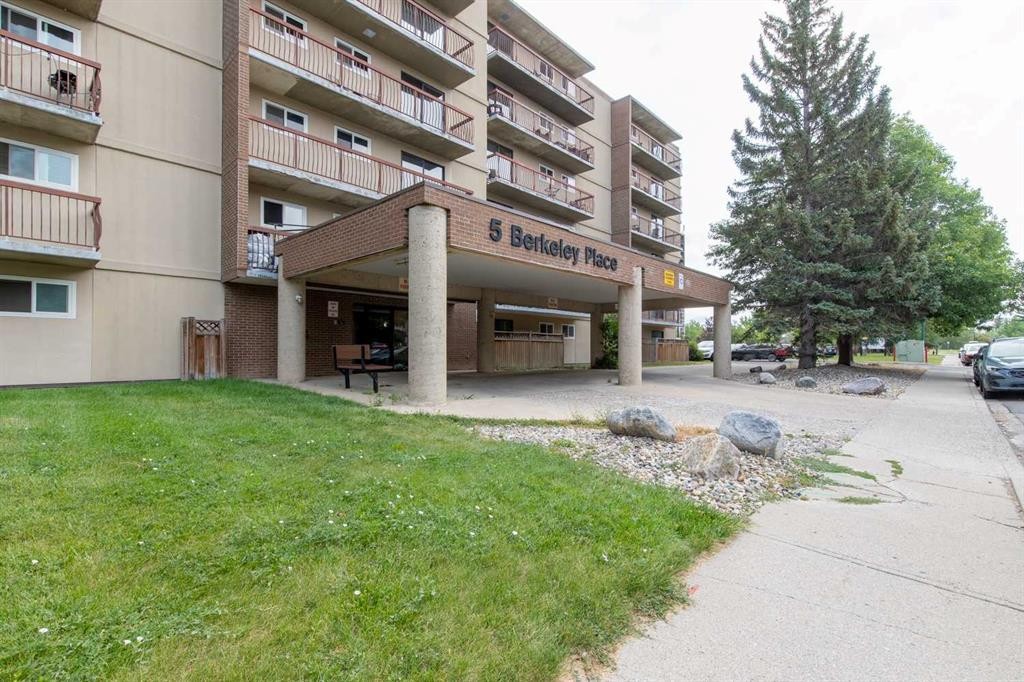 418-5 Berkeley Place West, Lethbridge, AB - Outdoor With Balcony