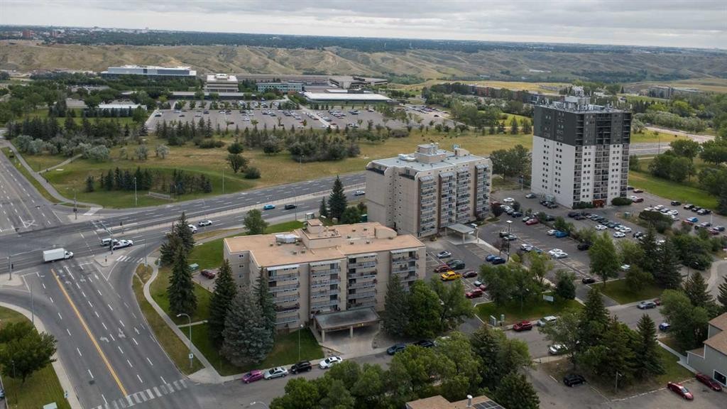 418-5 Berkeley Place West, Lethbridge, AB - Outdoor With View