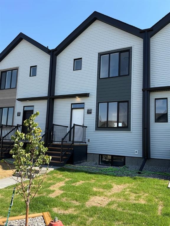 1373 Abitibi Road West, Lethbridge, AB - Outdoor With Exterior