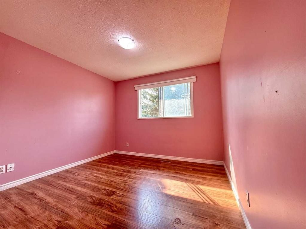 159 Laval Boulevard West, Lethbridge, AB - Indoor Photo Showing Other Room