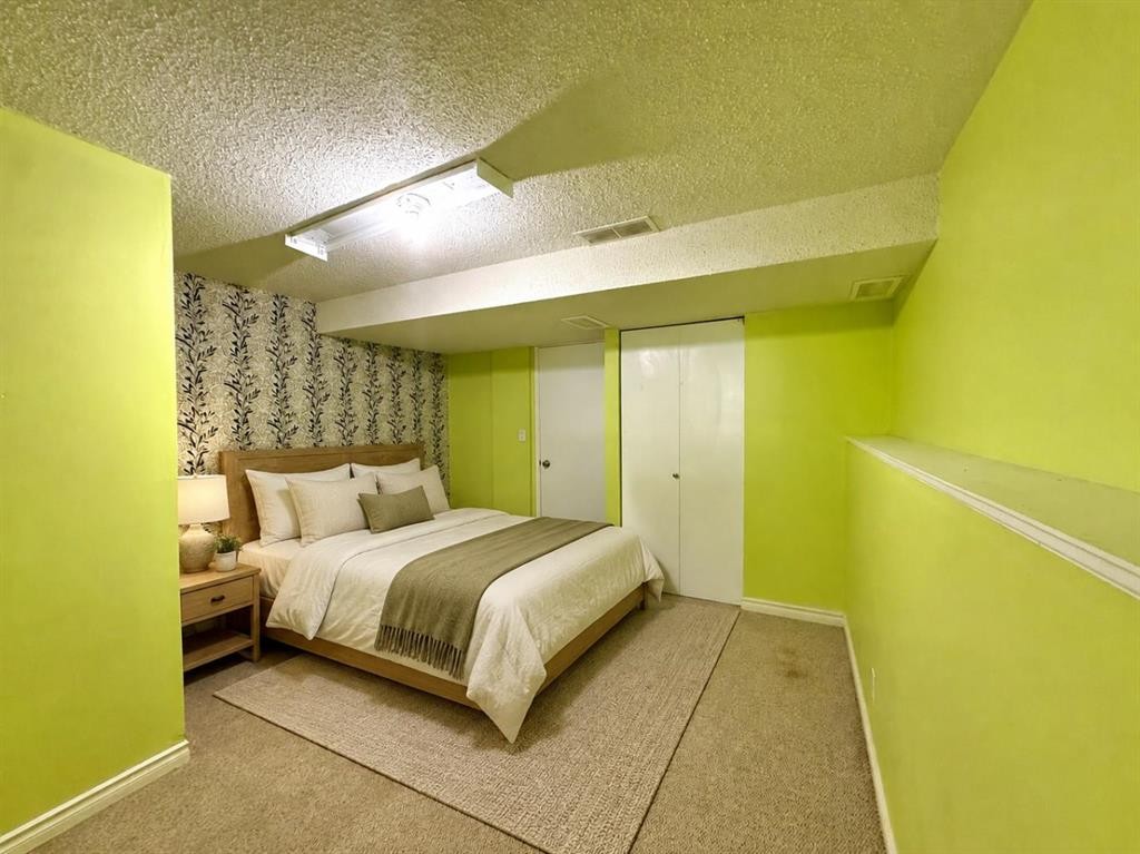 159 Laval Boulevard West, Lethbridge, AB - Indoor Photo Showing Bedroom
