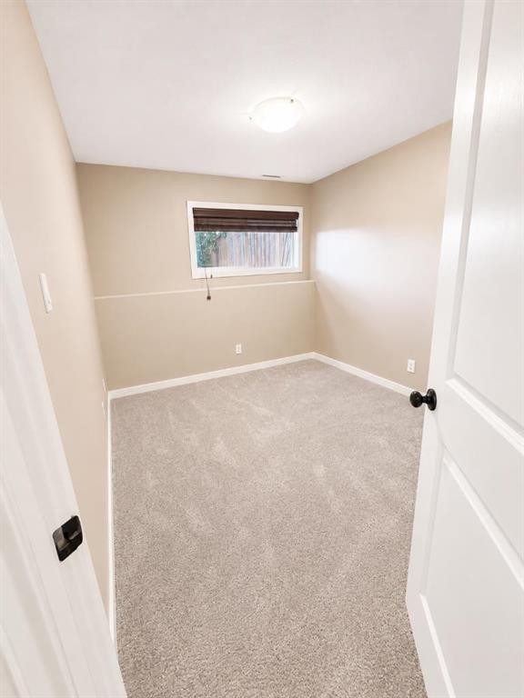 89 Lynx Road North, Lethbridge, AB - Indoor Photo Showing Other Room