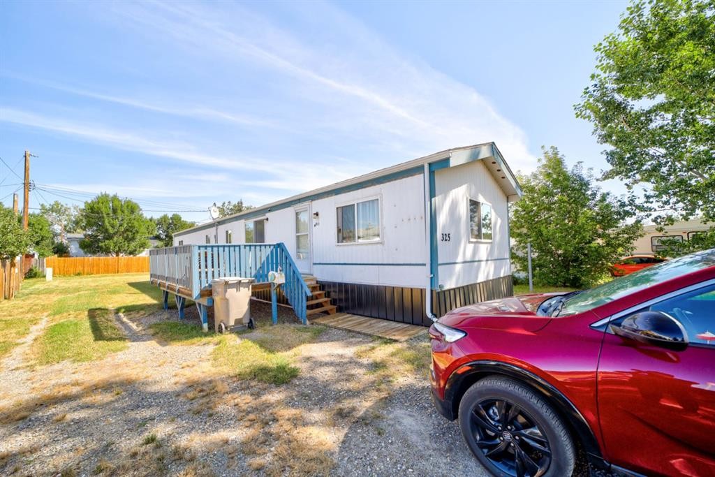 325 Minto Street, Granum, AB - Outdoor