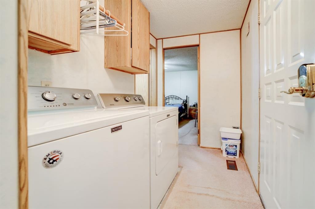 325 Minto Street, Granum, AB - Indoor Photo Showing Laundry Room