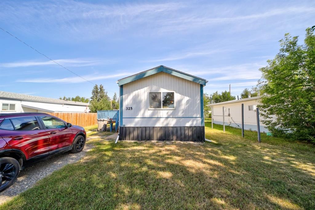 325 Minto Street, Granum, AB - Outdoor With Exterior