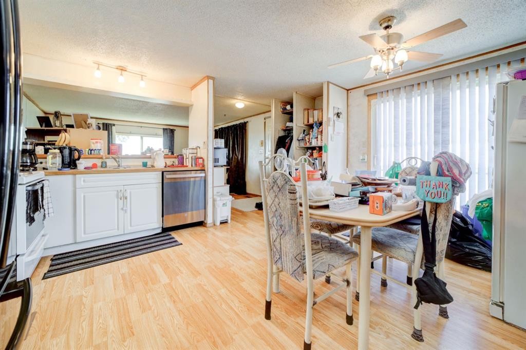 325 Minto Street, Granum, AB - Indoor Photo Showing Dining Room