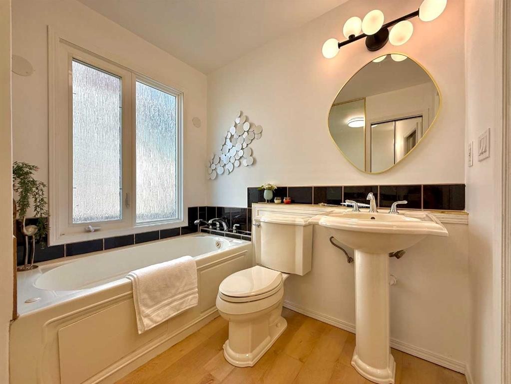 47 Princeton Crescent, Lethbridge, AB - Indoor Photo Showing Bathroom
