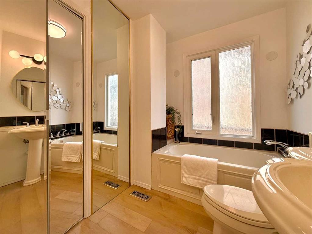 47 Princeton Crescent, Lethbridge, AB - Indoor Photo Showing Bathroom