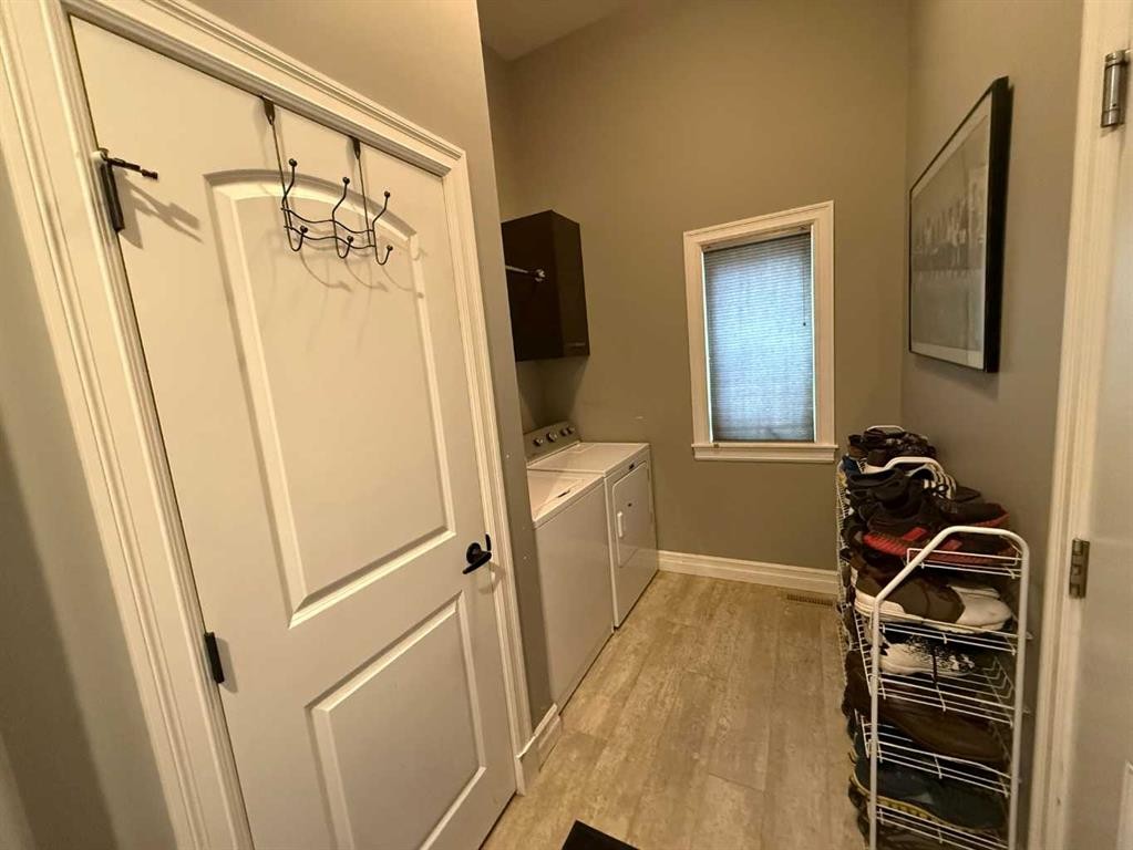 917 Canyonview Place West, Lethbridge, AB - Indoor