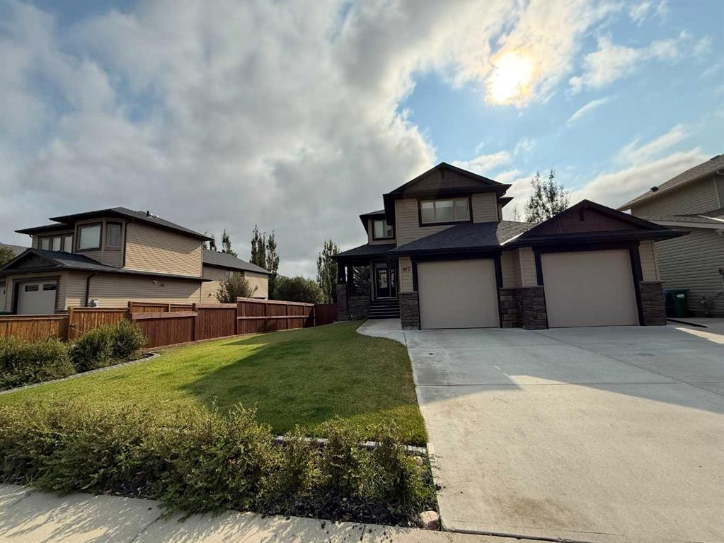 917 Canyonview Place West, Lethbridge, AB - Outdoor