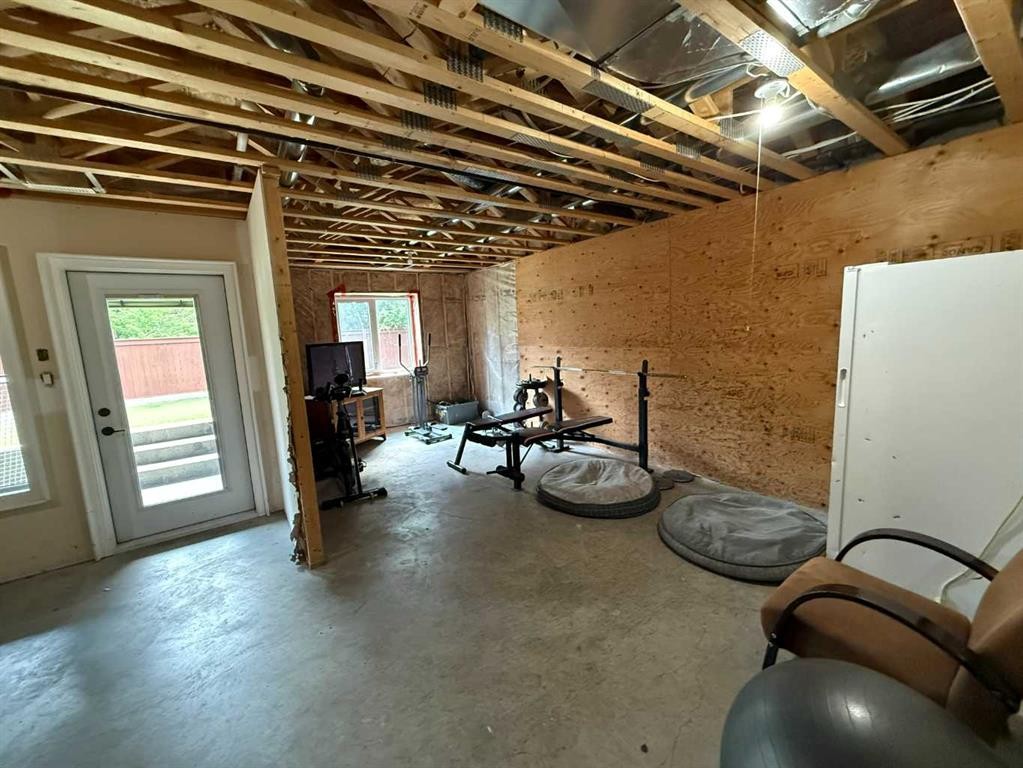 917 Canyonview Place West, Lethbridge, AB - Indoor