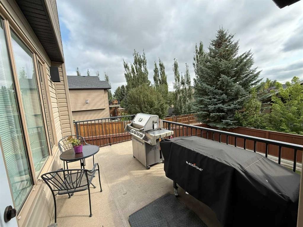 917 Canyonview Place West, Lethbridge, AB - Outdoor With Exterior