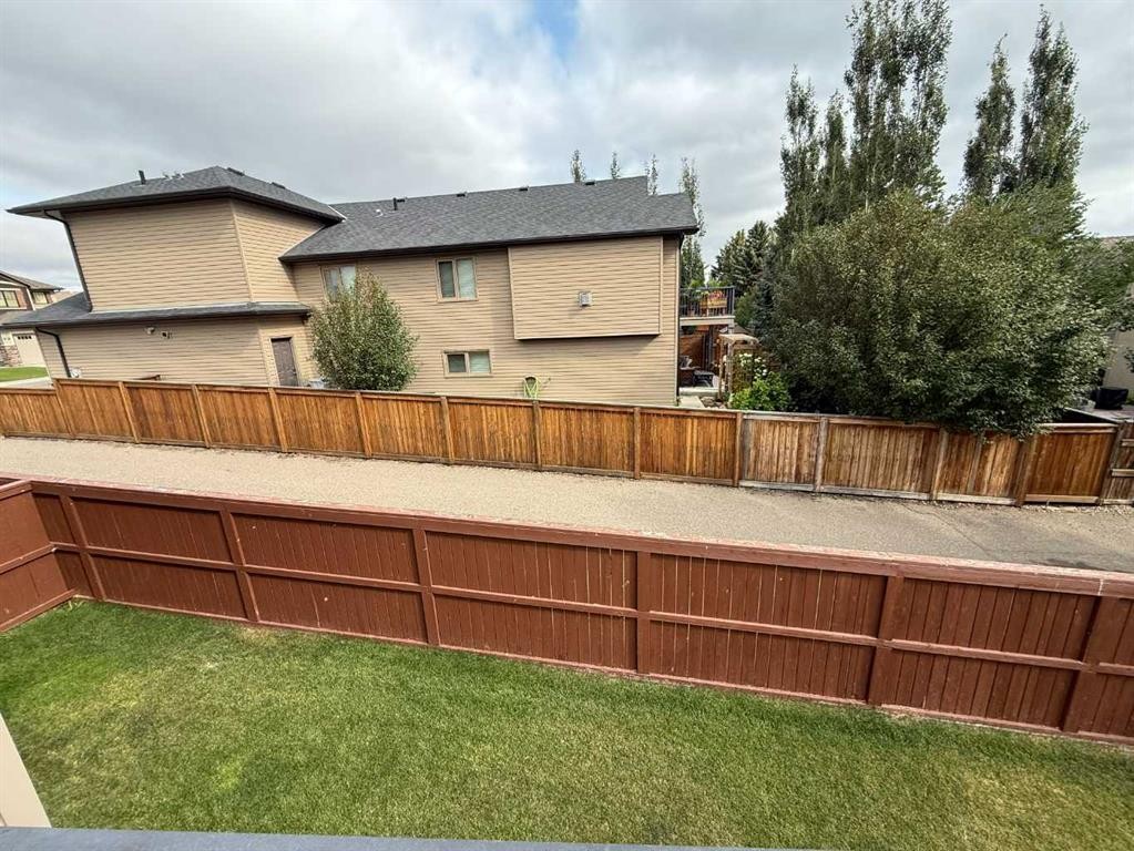 917 Canyonview Place West, Lethbridge, AB - Outdoor