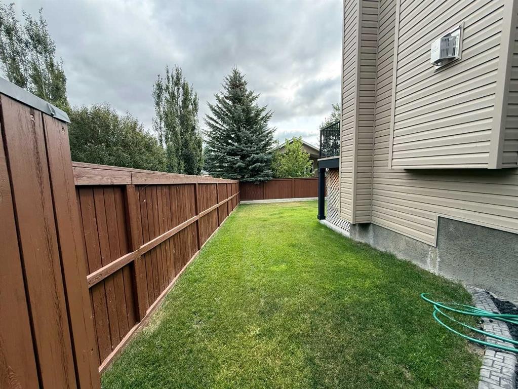 917 Canyonview Place West, Lethbridge, AB - Outdoor
