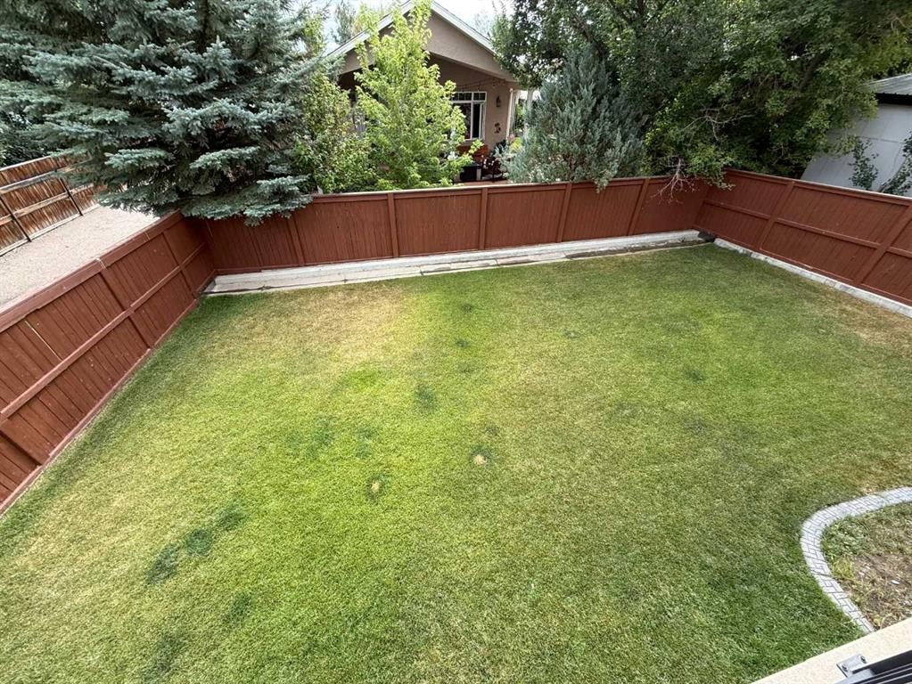917 Canyonview Place West, Lethbridge, AB - Outdoor