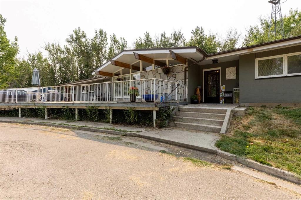 54032 Rr 20-2, Raymond, AB - Outdoor
