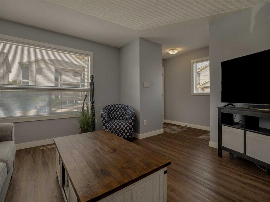 9-241 Silkstone Road West, Lethbridge, AB - Indoor