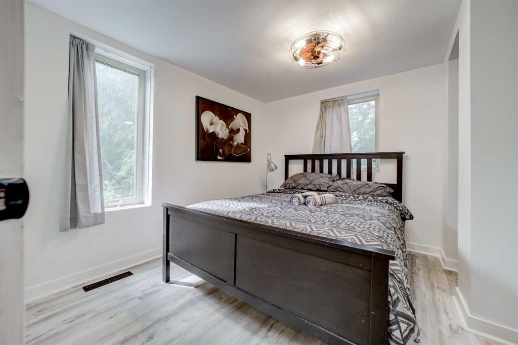201 5 Street, Cowley, AB - Indoor Photo Showing Bedroom