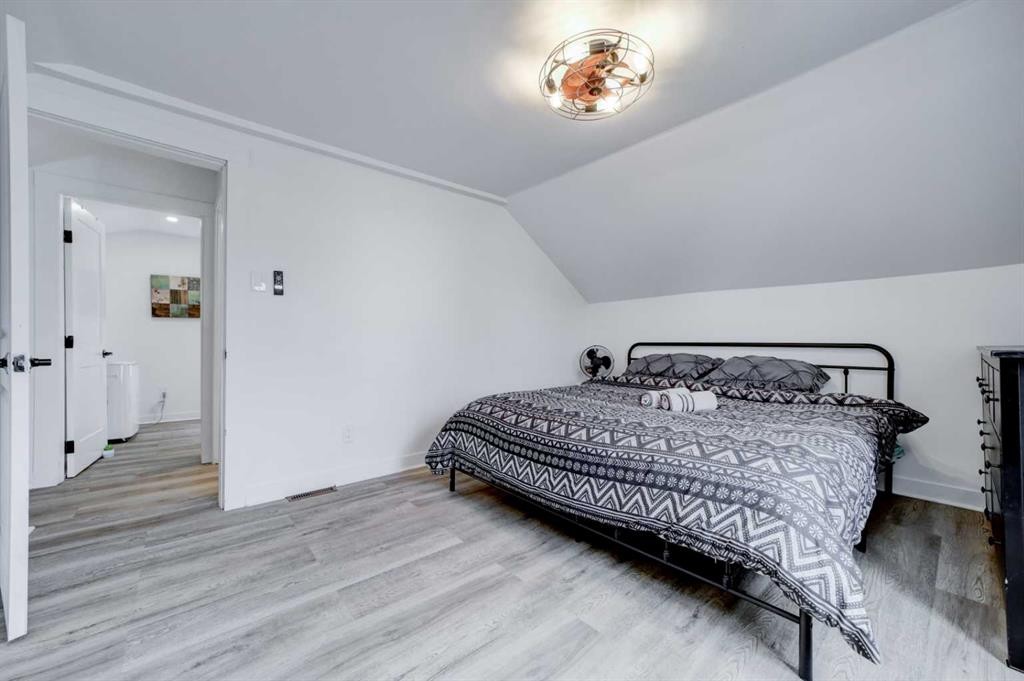 201 5 Street, Cowley, AB - Indoor Photo Showing Bedroom