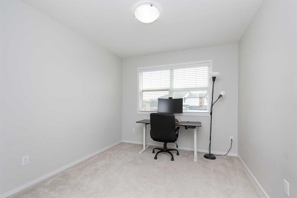 417 Moonlight Way West, Lethbridge, AB - Indoor Photo Showing Office