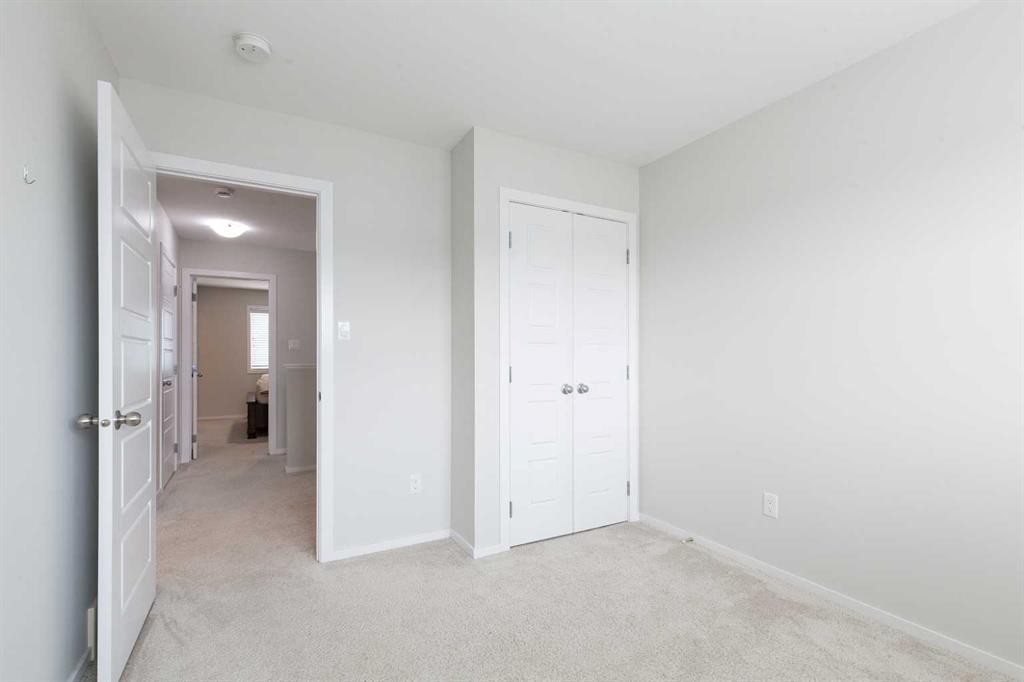 417 Moonlight Way West, Lethbridge, AB - Indoor Photo Showing Other Room