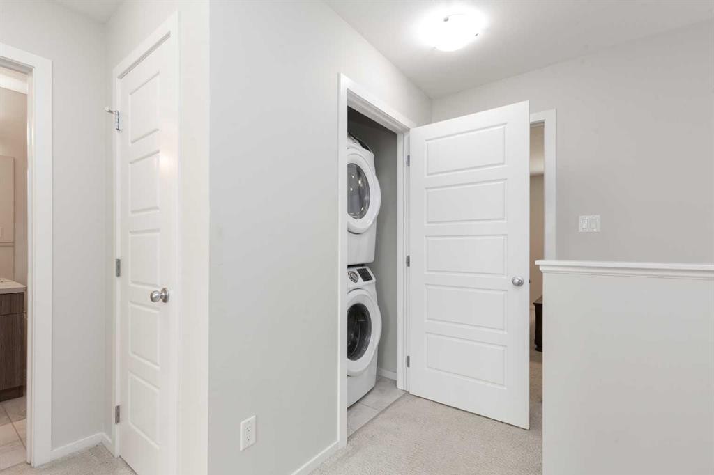 417 Moonlight Way West, Lethbridge, AB - Indoor Photo Showing Laundry Room