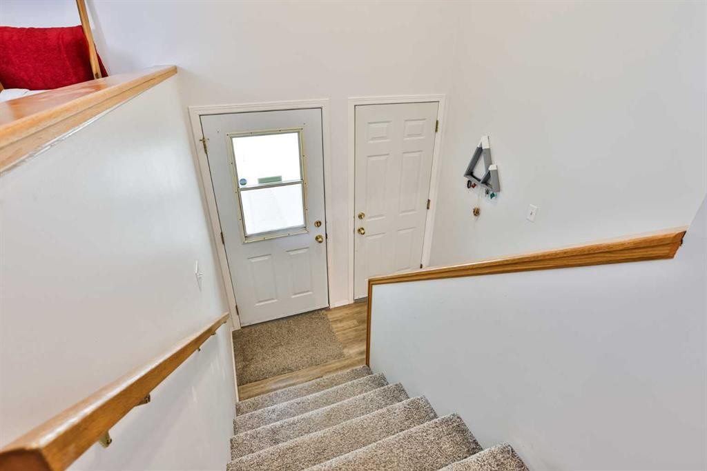 52 Ermineview Way North, Lethbridge, AB - Indoor Photo Showing Other Room