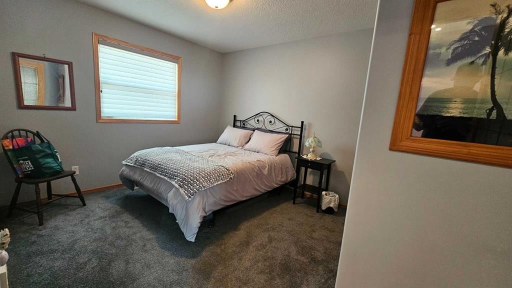 507 1 Avenue, Warner, AB - Indoor Photo Showing Bedroom
