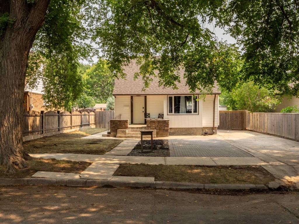 731 17 Street North, Lethbridge, AB - Outdoor