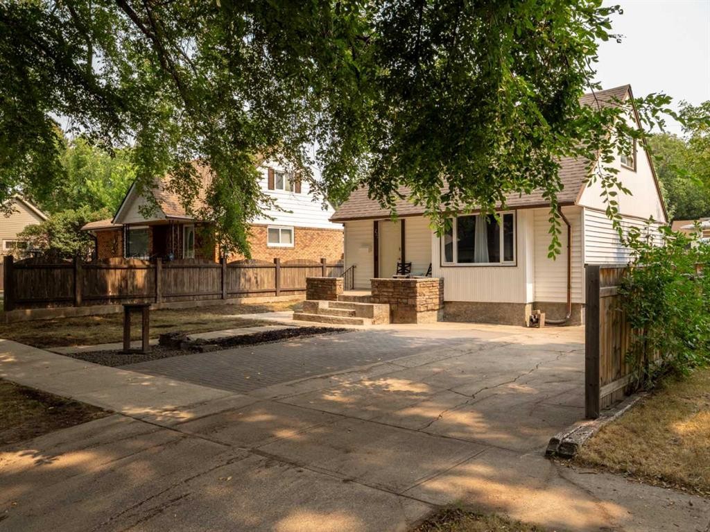 731 17 Street North, Lethbridge, AB - Outdoor