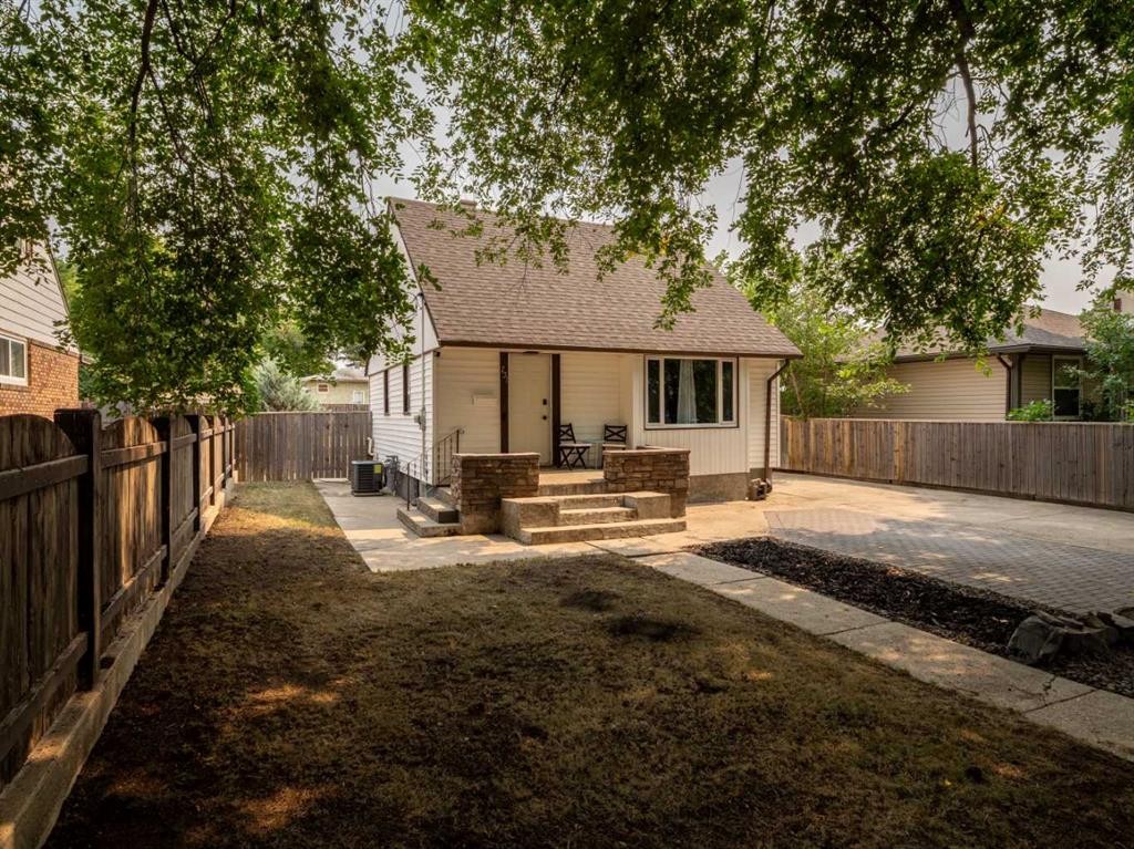 731 17 Street North, Lethbridge, AB - Outdoor