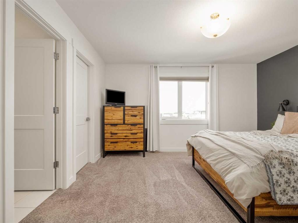 279 Northlander Bend West, Lethbridge, AB - Indoor Photo Showing Bedroom