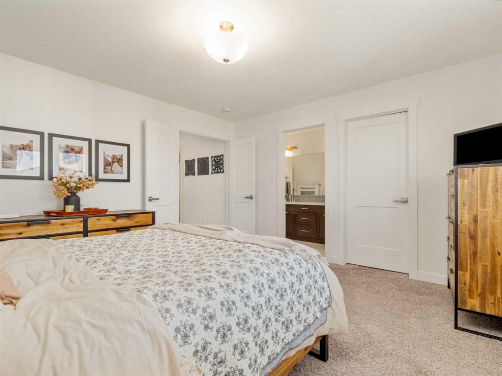 279 Northlander Bend West, Lethbridge, AB - Indoor Photo Showing Bedroom