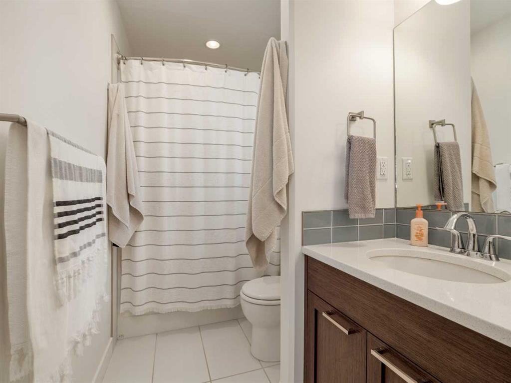 279 Northlander Bend West, Lethbridge, AB - Indoor Photo Showing Bathroom