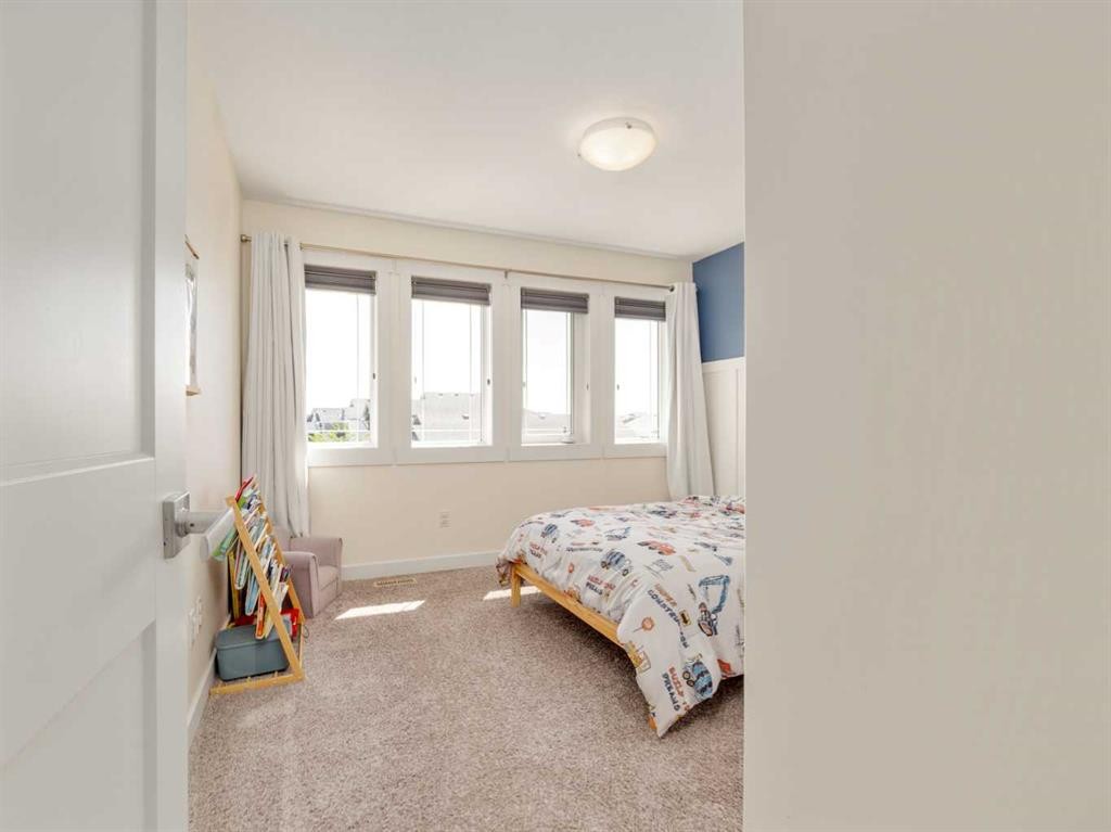 279 Northlander Bend West, Lethbridge, AB - Indoor Photo Showing Bedroom