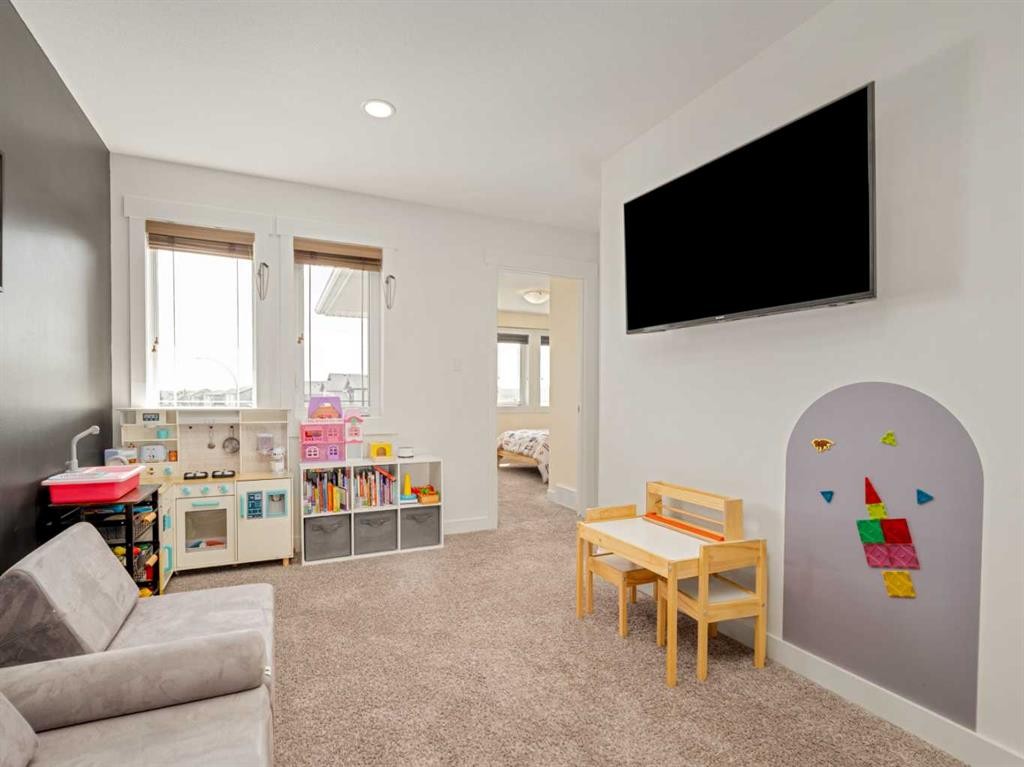 279 Northlander Bend West, Lethbridge, AB - Indoor Photo Showing Other Room