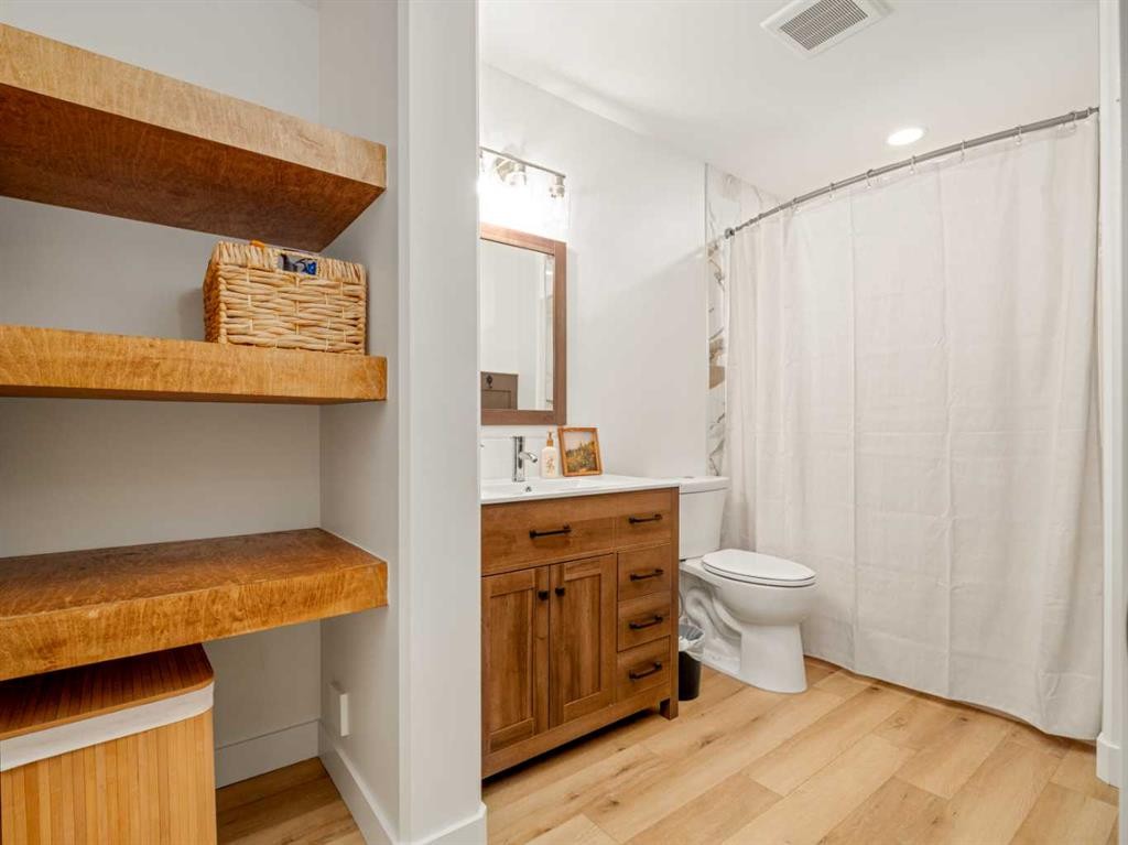 279 Northlander Bend West, Lethbridge, AB - Indoor Photo Showing Bathroom