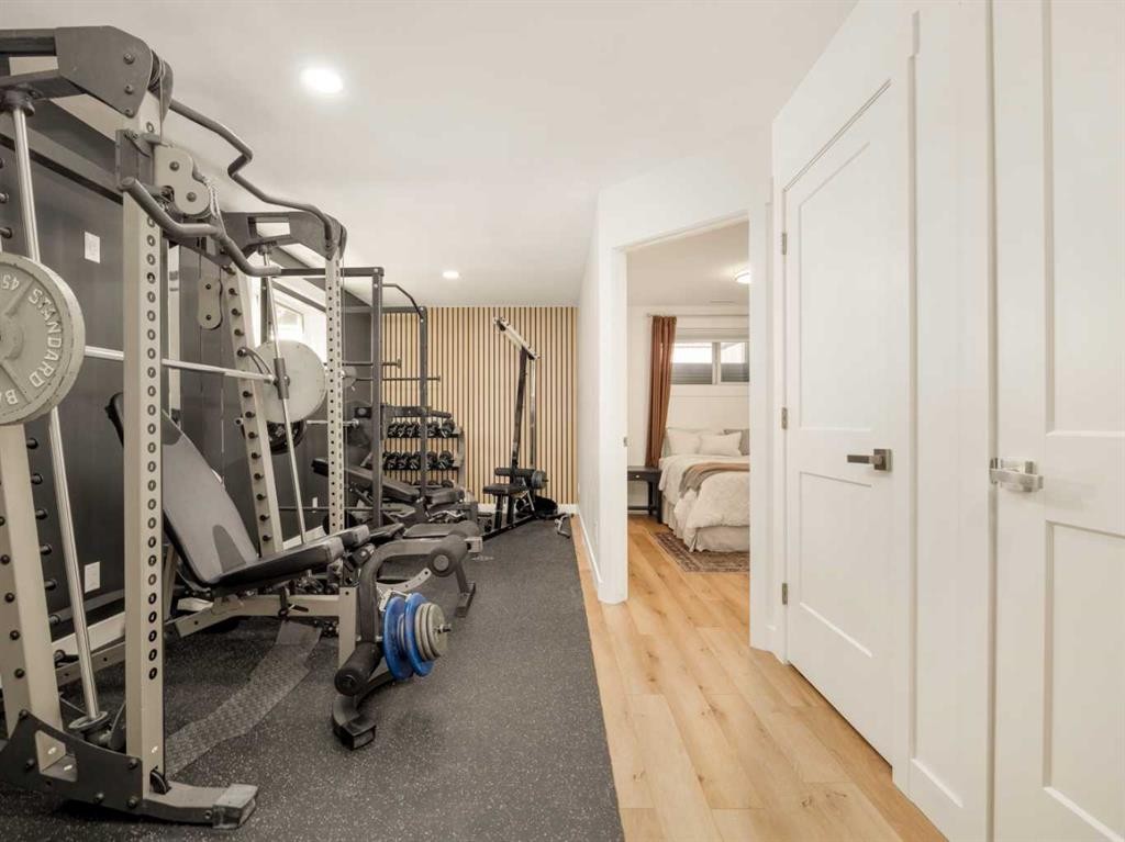 279 Northlander Bend West, Lethbridge, AB - Indoor Photo Showing Gym Room