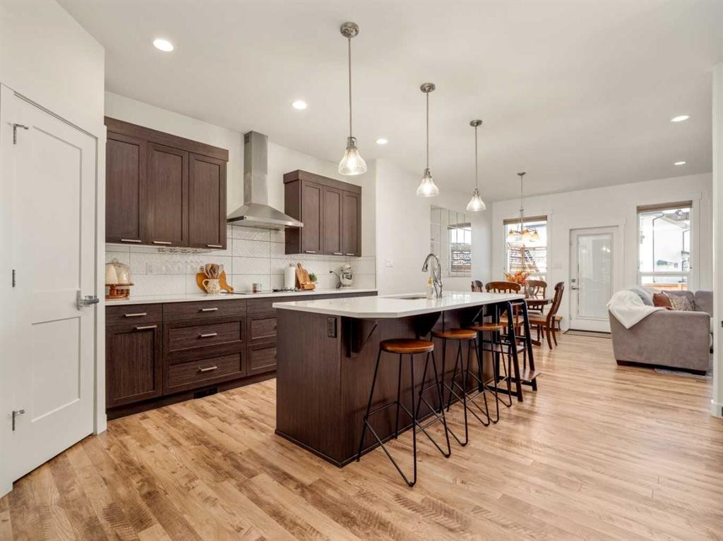 279 Northlander Bend West, Lethbridge, AB - Indoor Photo Showing Kitchen With Upgraded Kitchen