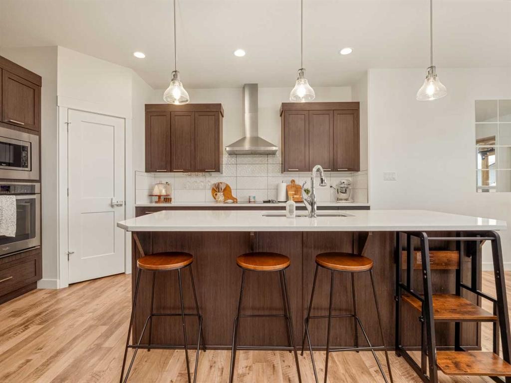279 Northlander Bend West, Lethbridge, AB - Indoor Photo Showing Kitchen With Upgraded Kitchen