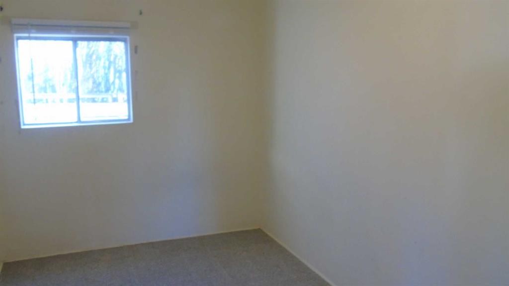 340 26 Street, Fort Macleod, AB - Indoor Photo Showing Other Room