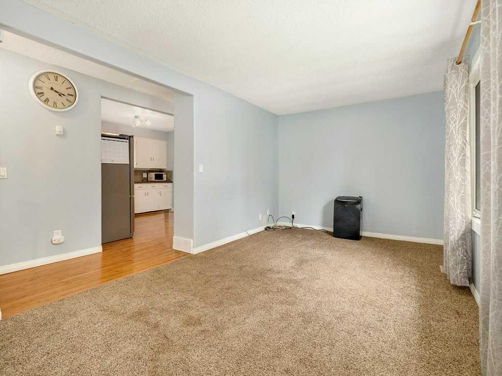 2209 22 Avenue, Coaldale, AB - Indoor Photo Showing Other Room