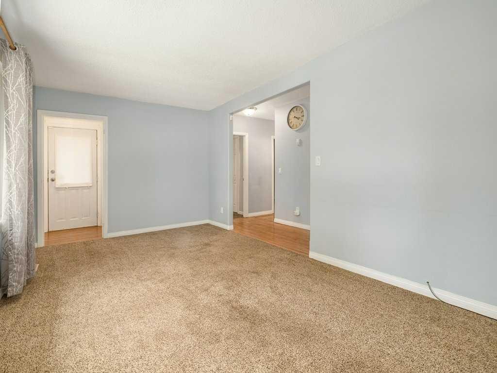 2209 22 Avenue, Coaldale, AB - Indoor Photo Showing Other Room