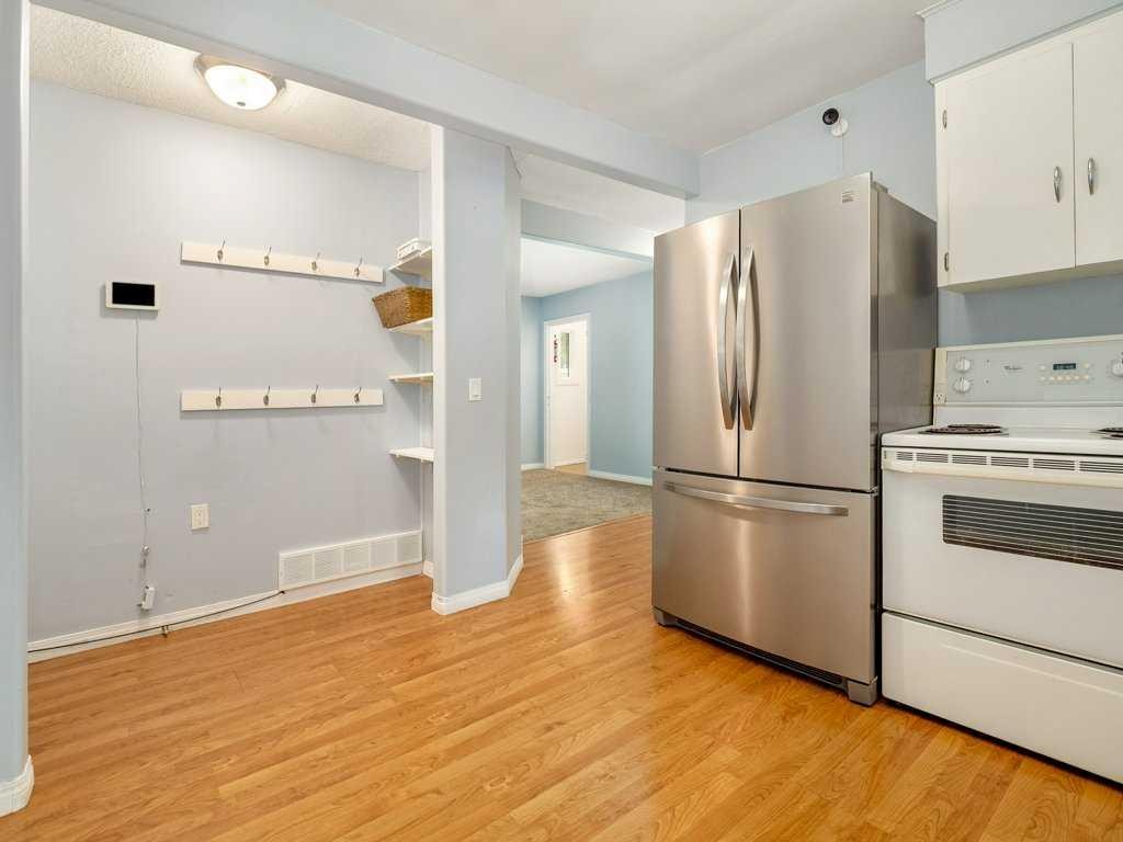 2209 22 Avenue, Coaldale, AB - Indoor Photo Showing Kitchen