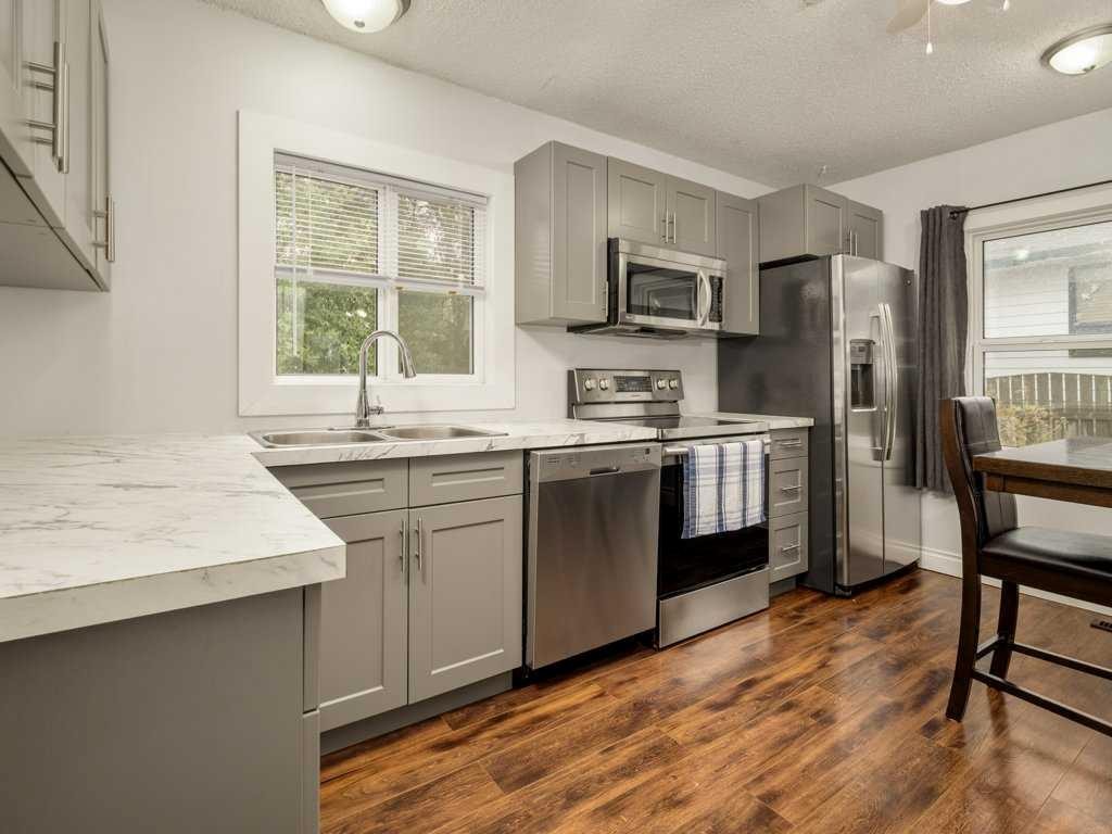 1503 20 Street, Coaldale, AB - Indoor Photo Showing Kitchen With Double Sink