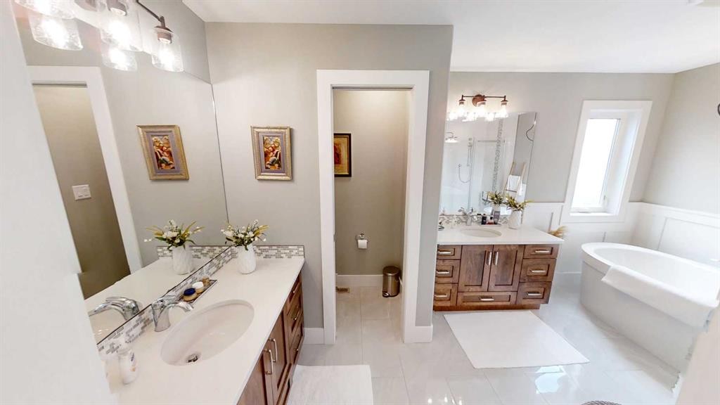 320 Stonecrest Place West, Lethbridge, AB - Indoor Photo Showing Bathroom
