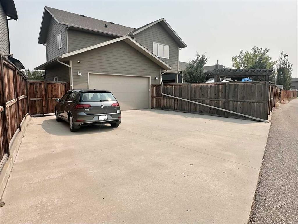 320 Stonecrest Place West, Lethbridge, AB - Outdoor With Exterior
