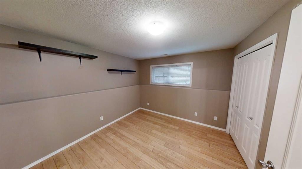 802 Aberdeen Place West, Lethbridge, AB - Indoor Photo Showing Other Room