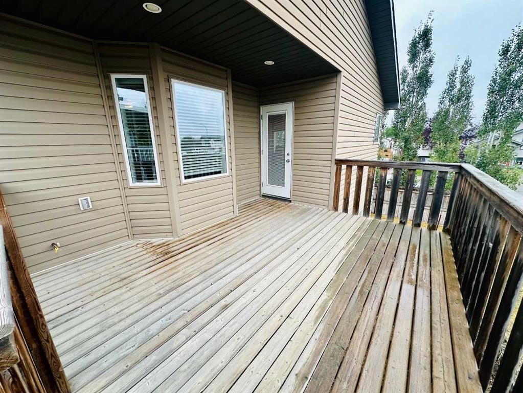 802 Aberdeen Place West, Lethbridge, AB - Outdoor With Deck Patio Veranda With Exterior
